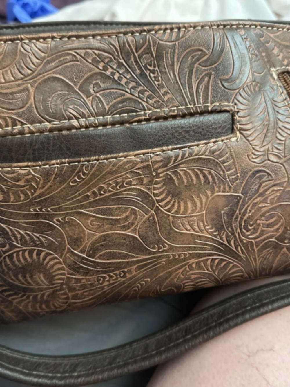 💼 Western Tooled Leather Purse – Beautiful Detail, Minor Wear - Picture 2 of 6